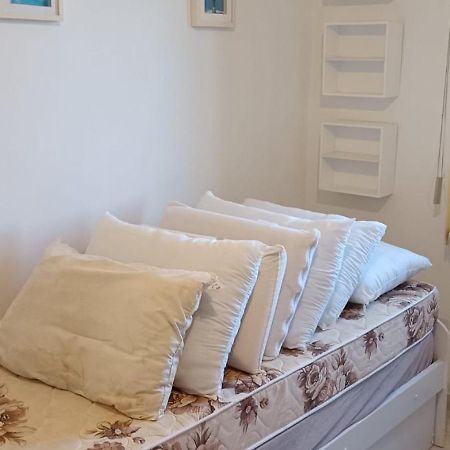 Toninhas - Condominio Wembley Tenis F201 Ubatuba Eksteriør billede